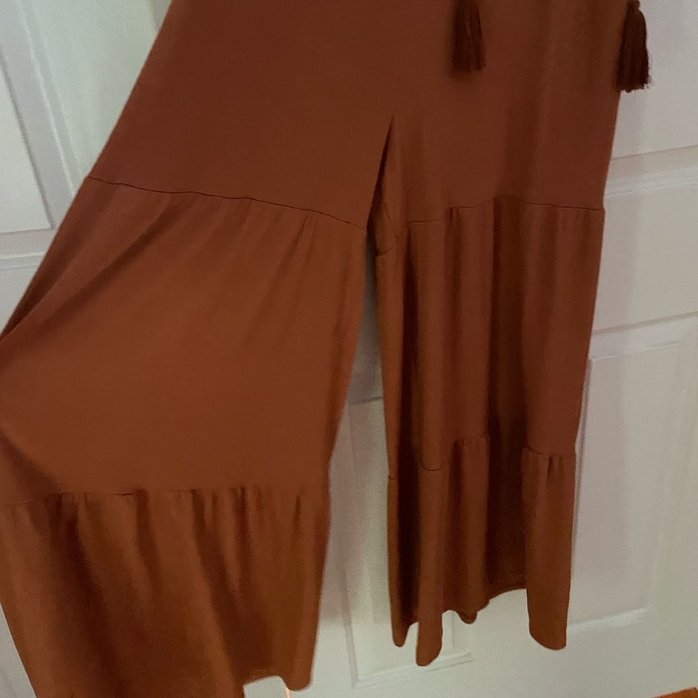 Anthro wide leg sleeveless jumper. Size medium - Picture 3 of 4
